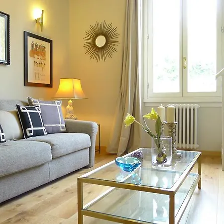 梅塔斯塔斯奥公寓 公寓 *