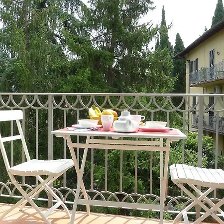 梅塔斯塔斯奥公寓 *